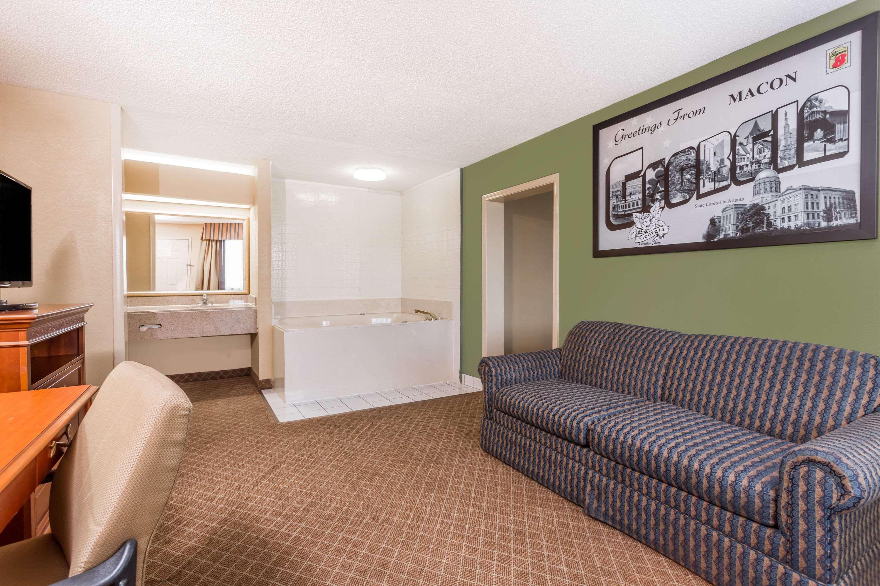 Super 8 By Wyndham Macon West Motel Exterior foto