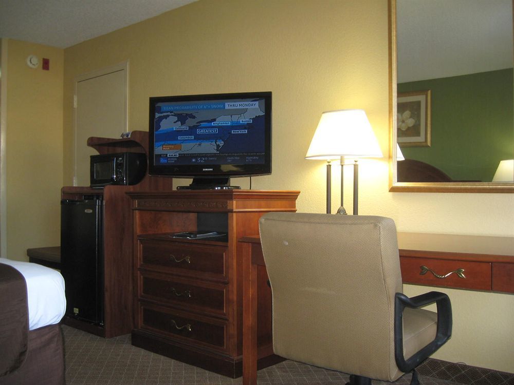 Super 8 By Wyndham Macon West Motel Exterior foto