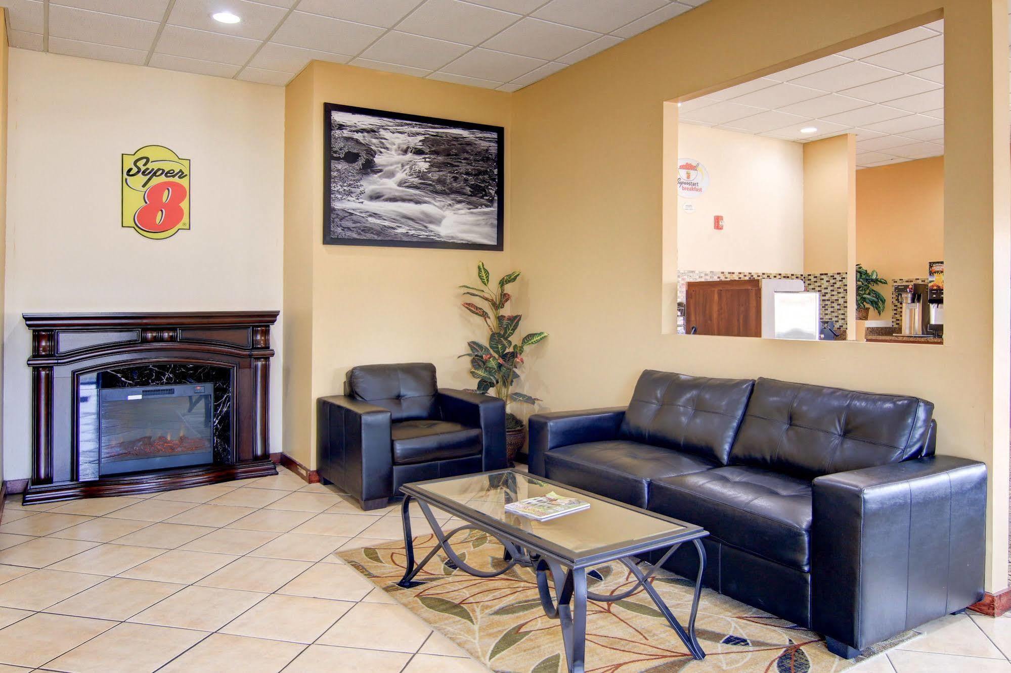 Super 8 By Wyndham Macon West Motel Exterior foto